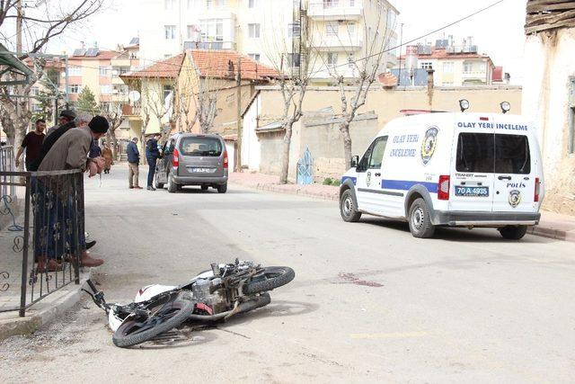 Hafif ticari araçla çarpışan motosiklet sürücüsü ağır yaralandı