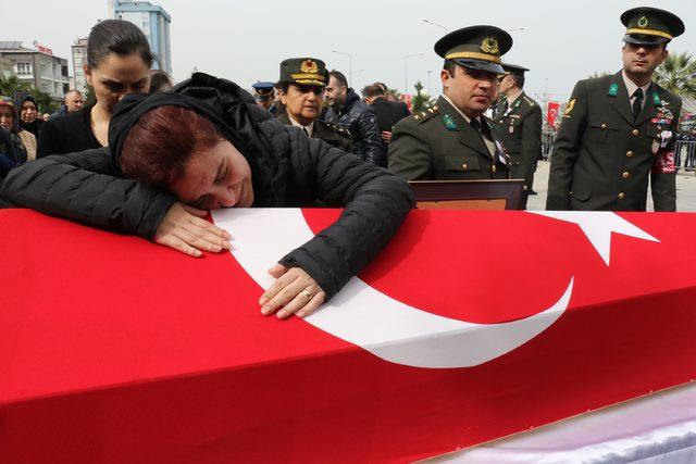 Şehit Pilot Üsteğmen, Samsun'da gözyaşlarıyla uğurlandı