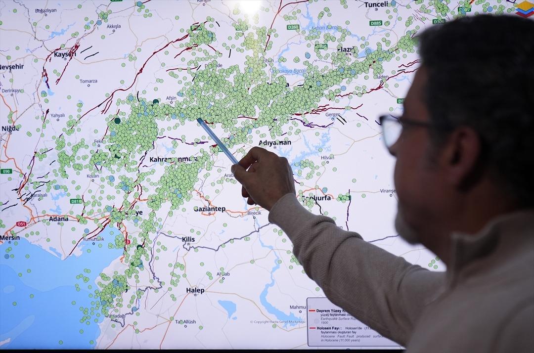 Kırılmayan faylara dikkat! Hasan S&ouml;zbilir, o b&ouml;lgeyi uyardı: "Yeni depremler olacak" 1