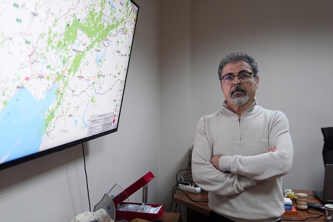 Kırılmayan faylara dikkat! Hasan S&ouml;zbilir, o b&ouml;lgeyi uyardı: "Yeni depremler olacak" 4