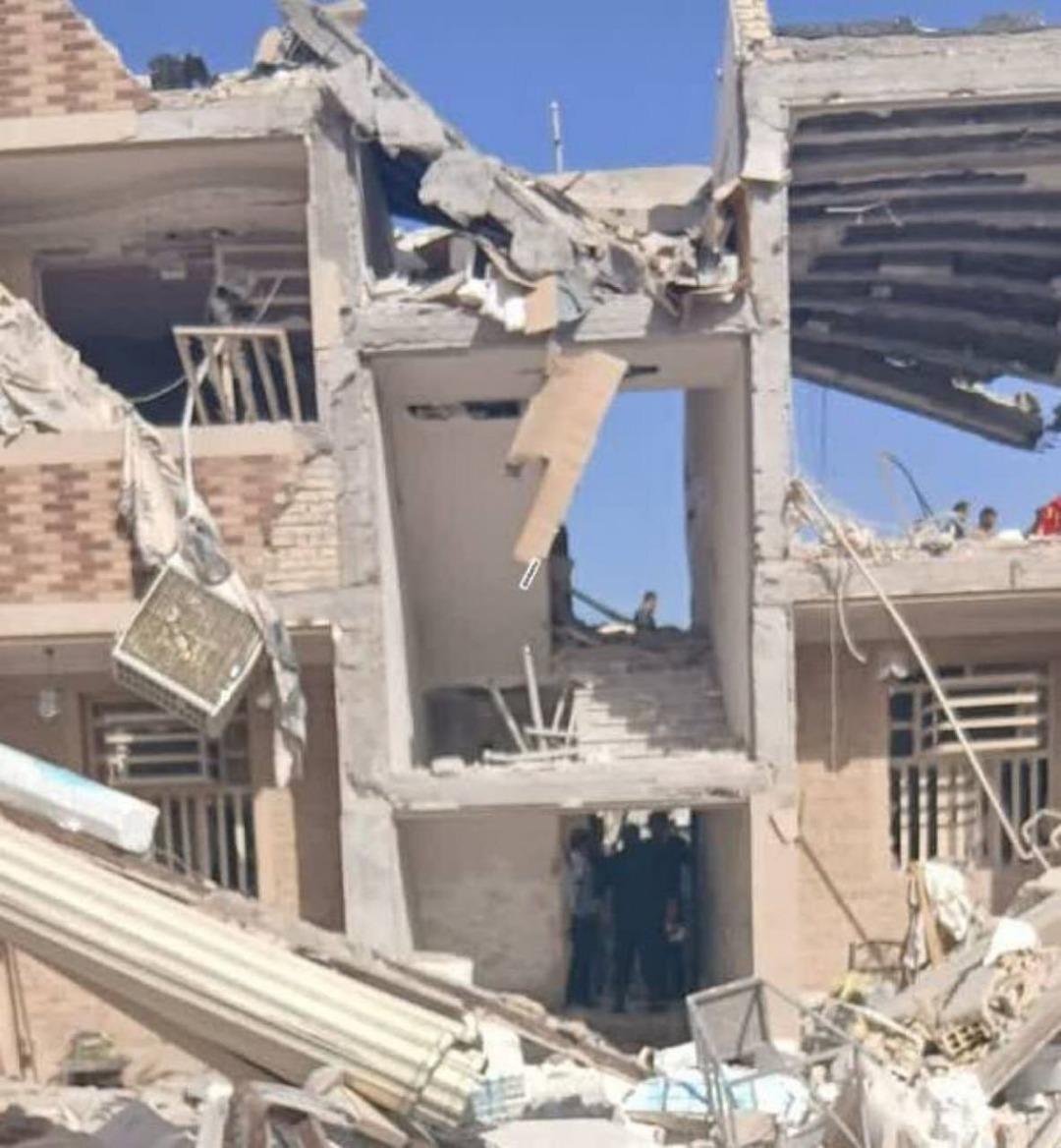 SON DAKİKA |İran da Bender Abbas Limanı nda patlama! Alireza Tangsiri ye suikast iddiası 2