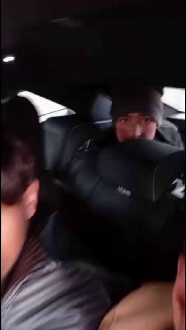 SUV tarzı aracın her köşesinden düzensiz göçmen çıktı 1