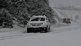 Erzurum ve Kars'ta kar etkili oldu
