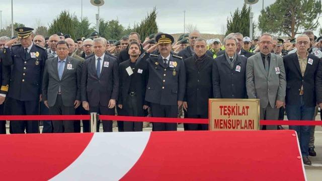 Emniyet M&uuml;d&uuml;r&uuml; Musa Bozkurt, son yolculuğuna uğurlandı 3