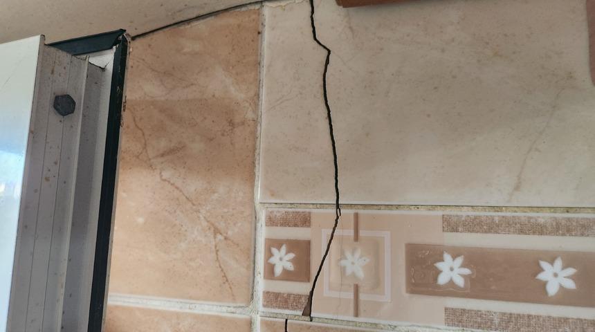 Urla'da &ouml;nlem alınmadan yapılan temel kazısı faciaya neden oluyordu