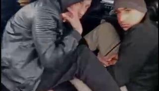 SUV tarzı aracın her k&ouml;şesinden d&uuml;zensiz g&ouml;&ccedil;men &ccedil;ıktı