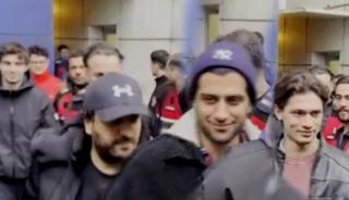 Hasan Can Kaya hi&ccedil; bakmadı, Reynmen ve &Ccedil;akal g&uuml;ld&uuml;! 