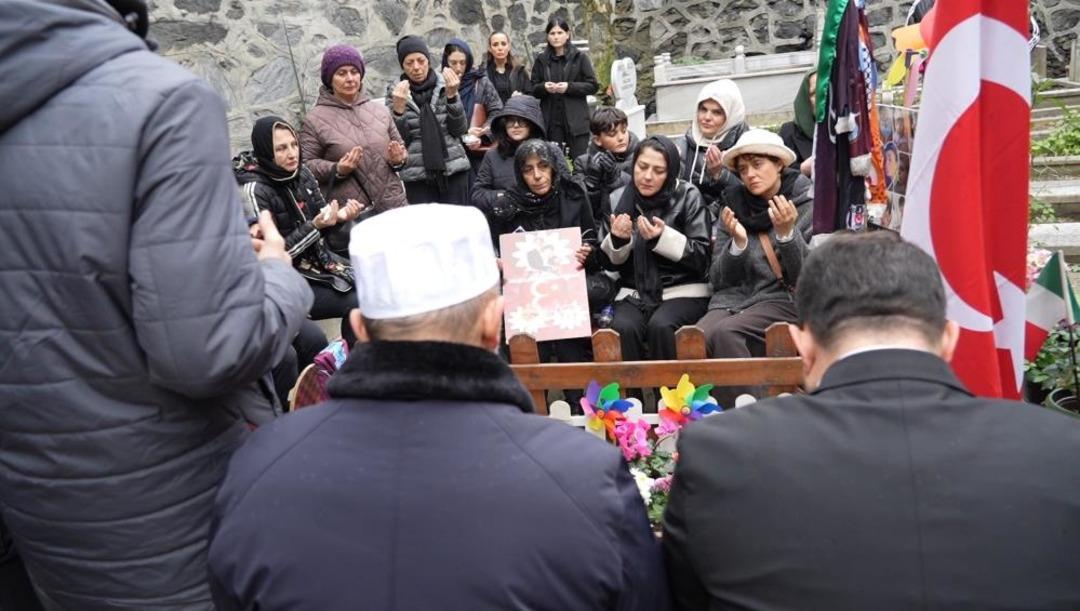 Ahmet Minguzzi &ouml;l&uuml;m yıl d&ouml;n&uuml;m&uuml;nde kabri başında anıldı 3