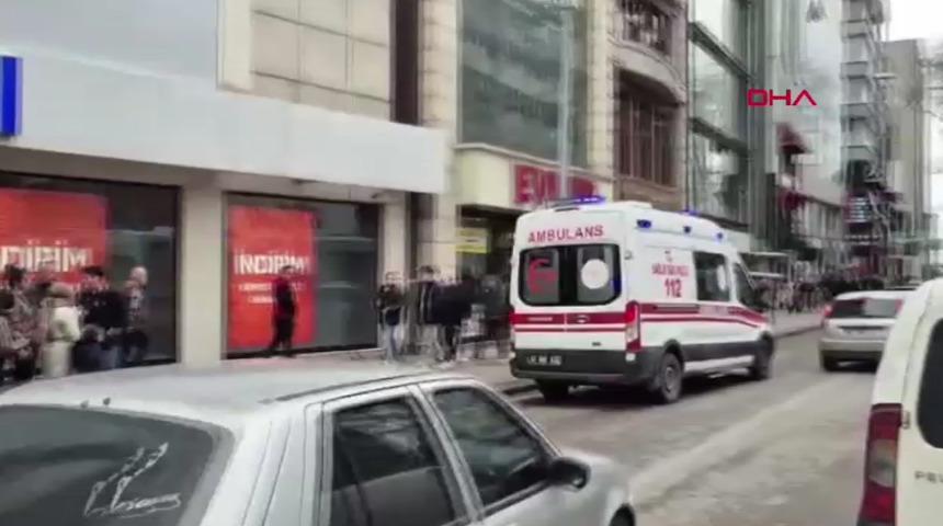 Alışveriş yaparken merdivenlerden d&uuml;şt&uuml;! Hayati tehlikesi var