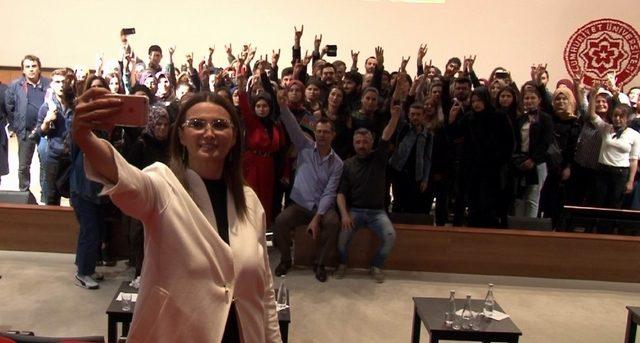 Azerbaycan Milletvekili Paşayeva’dan Afrin’e selam