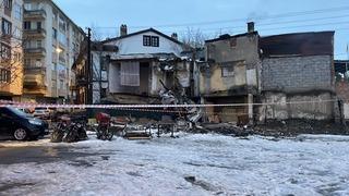 Metruk bina çöktü, mahallede panik yaşandı