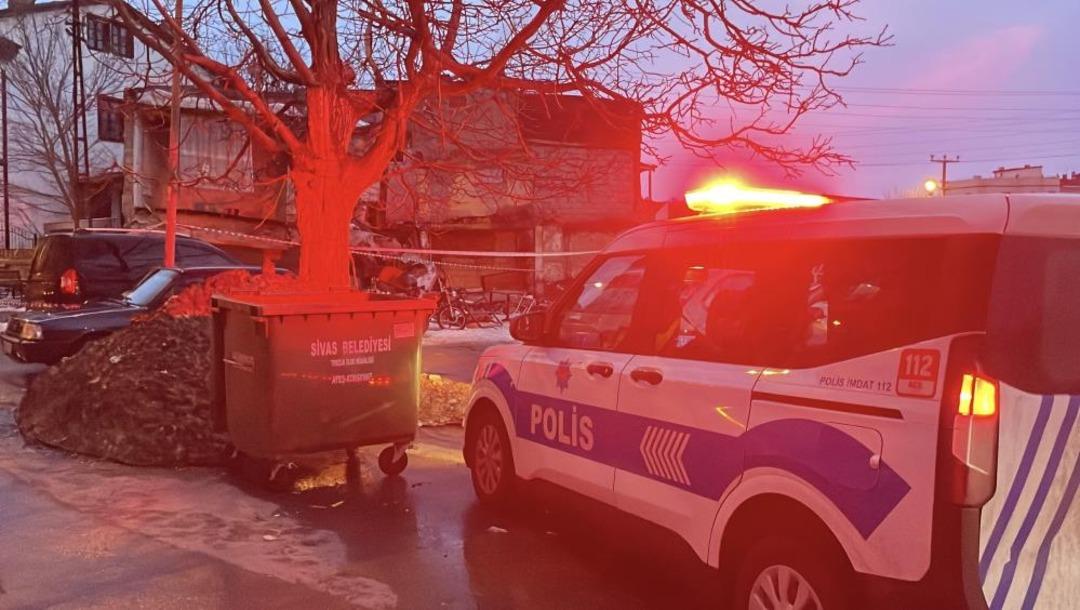 Metruk bina &ccedil;&ouml;kt&uuml;, mahallede panik yaşandı 2