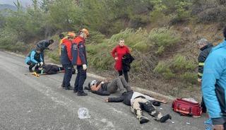 Yabancı &ouml;ğrencileri taşıyan minib&uuml;s şarampole u&ccedil;tu: 17 yaralı