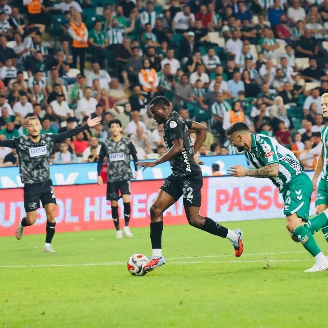 Alanyaspor dan Ogundu Augsburg a transfer oluyor! Fenerbah&ccedil;e detayı g&uuml;ndem oldu 2