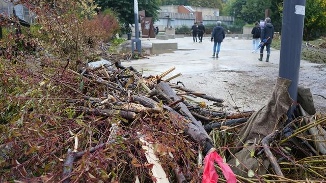 Fransa'da hortum felaketi! 200 ev zarar gördü