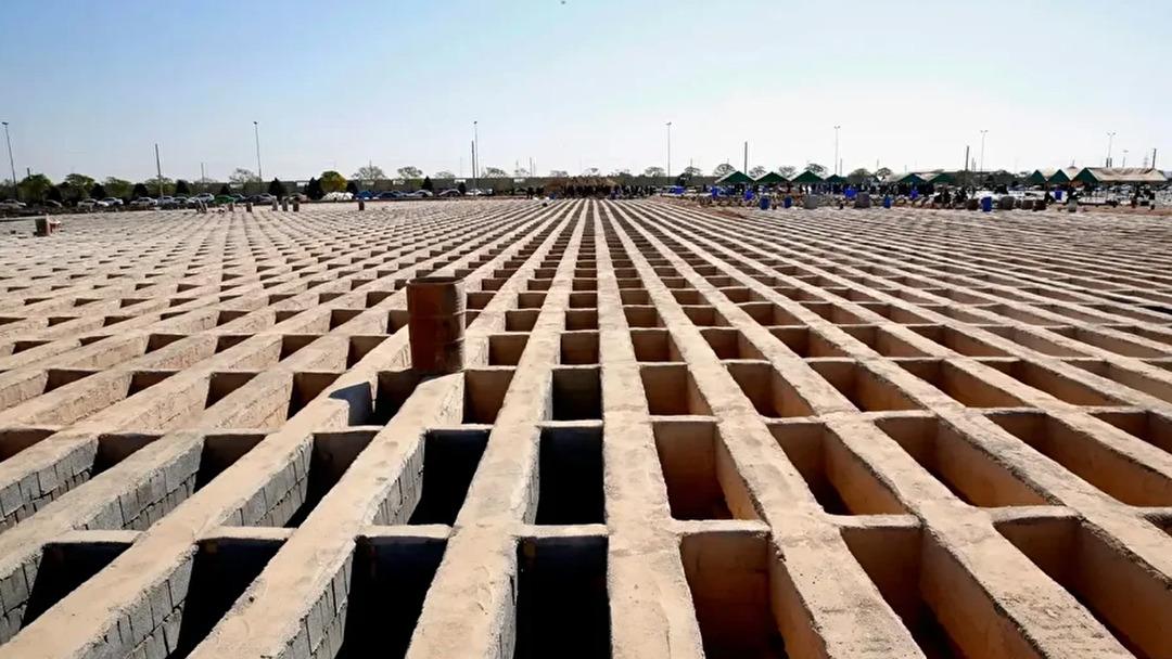 İran&rsquo;da ABD askerlerinin defnedilmesi i&ccedil;in beş bin mezar hazırlandı 2