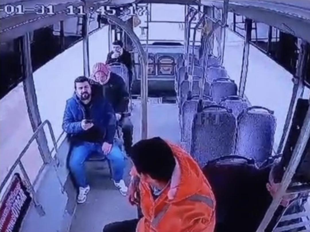 Mardin&rsquo;de otob&uuml;ste fenalaşan adam hayatını kaybetti 1