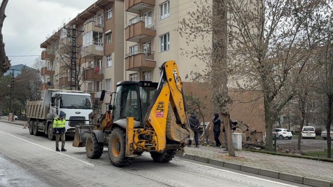 Edirne&rsquo;de facianın eşiğinden d&ouml;n&uuml;ld&uuml;: Apartman bacası &ccedil;&ouml;kt&uuml; 1