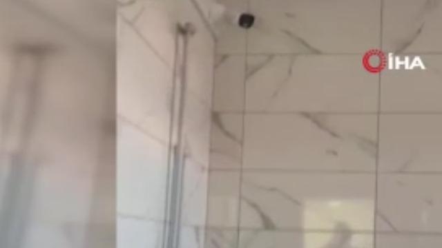 Okulda tuvaletlere kamera yerleştirildi! Veliler tepki gösterdi