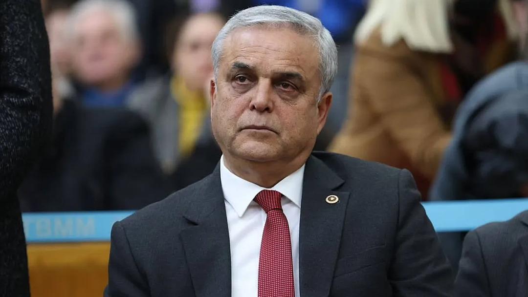 CHP&rsquo;den AK Parti ye ge&ccedil;mişti! Hasan Ufuk &Ccedil;akır dan emekli maaşı &ccedil;ıkışı: "Sen İsvi&ccedil;re de yaşamıyorsun" 1