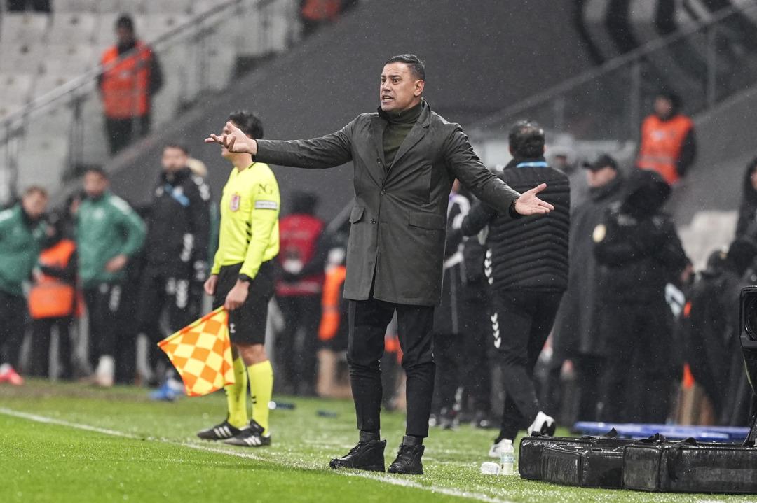 &Ccedil;ağdaş Atan dan Beşiktaş ma&ccedil;ı sonrası gazetecilere şok &ccedil;ıkış! "Soru mu sordun fır&ccedil;a mı attın! Haddinizi bilin" 3