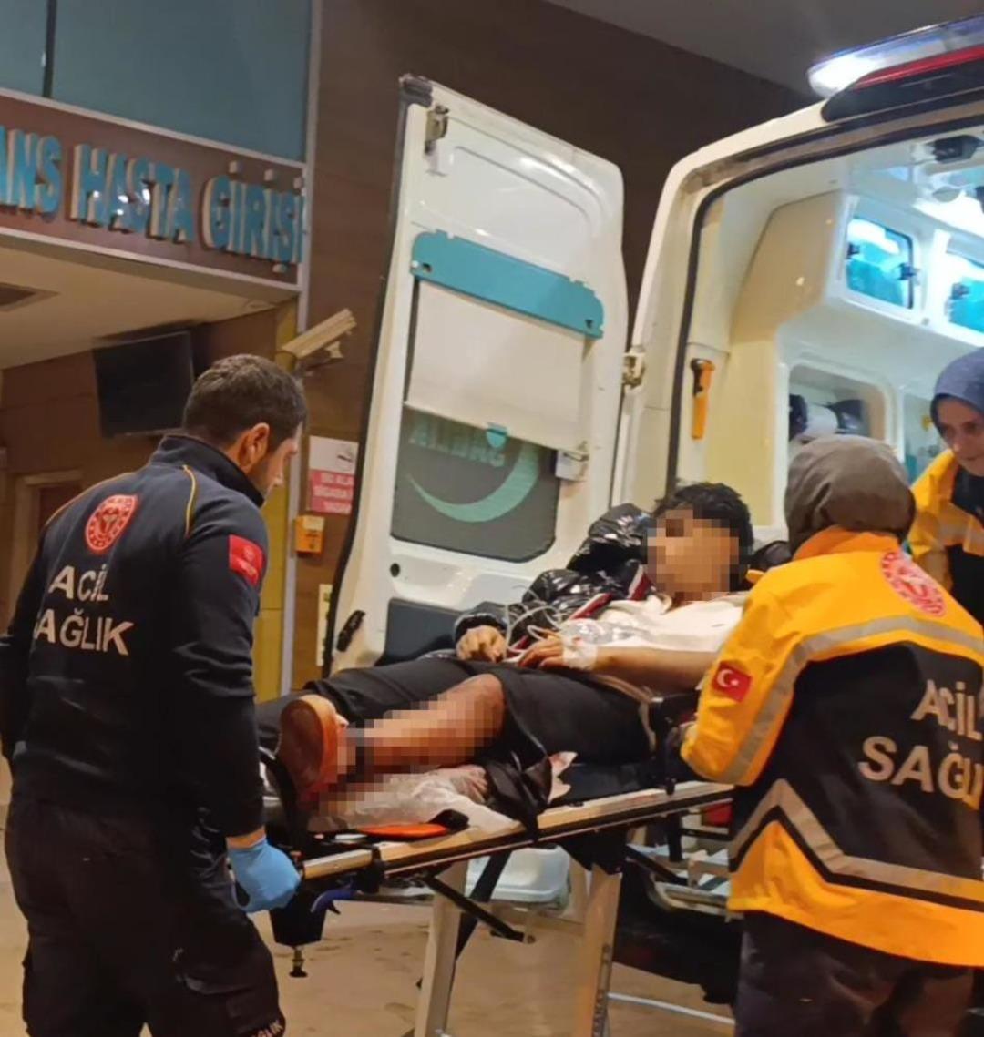 İki grup arasında çıkan tartışma bıçaklı kavgaya dönüştü: 1 yaralı 1