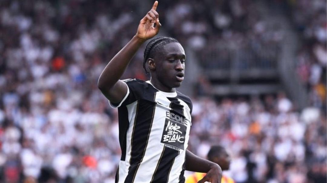 Fenerbah&ccedil;e nin anlaşma sağladığı Sidiki Cherif, İstanbul a geldi! 4