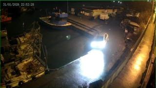 Sarıyer’de aynı yerde aynı şekilde ikinci kez bir araç mendirekte asılı kaldı: O anlar kamerada