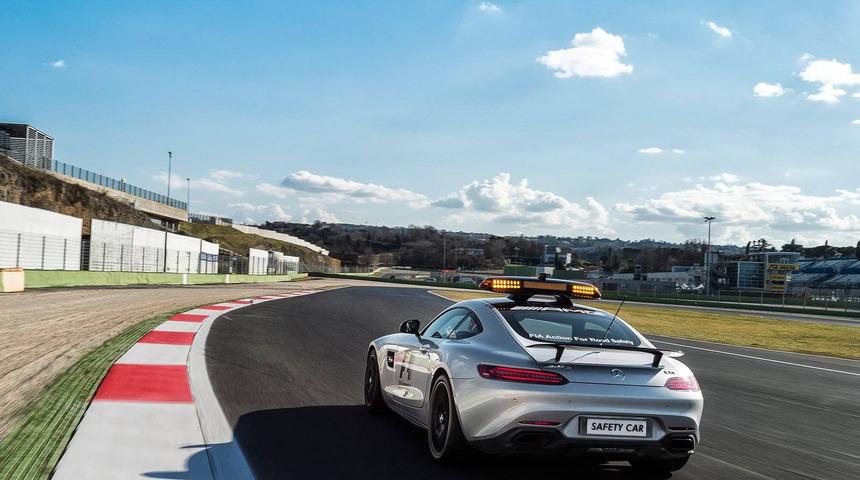 Gaza basmanın tam zamanı! Yarış oyunlarının en hızlısı artık bedava