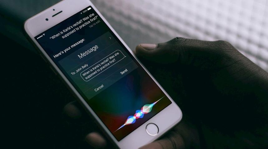 iPhone kullanıcıları dikkat! Siri gizlice mesajlarınızı okuyor olabilir