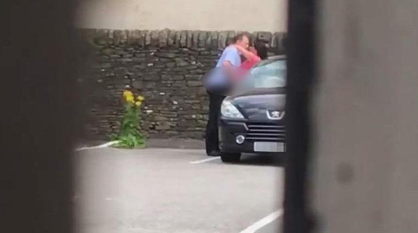 Otoparkta b&uuml;y&uuml;k skandal! İnternette hızla yayılıyor...