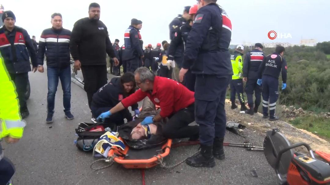Antalya da korkunç kaza! Yolcu otobüsü devrildi: 8 ölü, çok sayıda yaralı 5