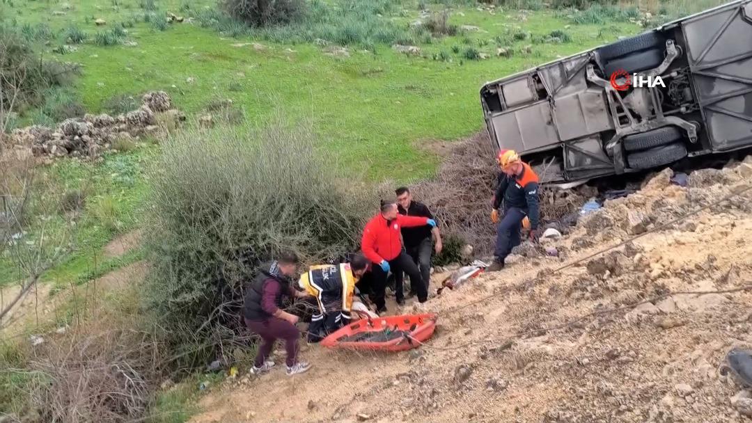 Antalya da korkunç kaza! Yolcu otobüsü devrildi: 8 ölü, çok sayıda yaralı 6