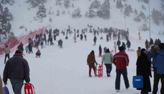 Ergan Kayak Merkezi s&ouml;mestirin son g&uuml;n&uuml;nde doldu taştı