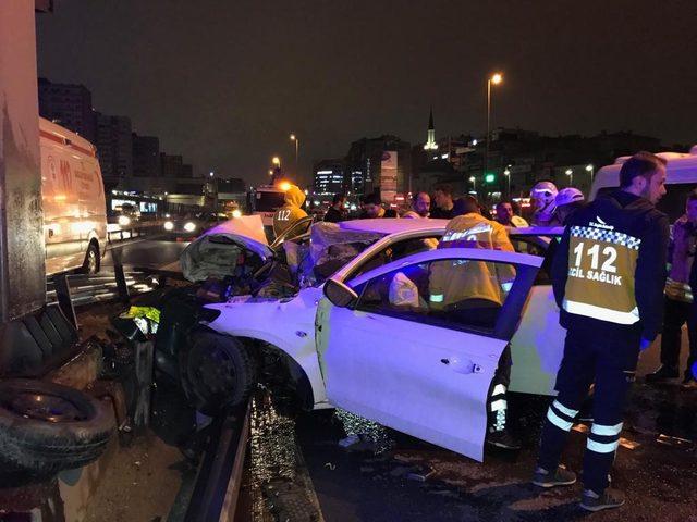 Bakırköy'de trafik kazası: 1'i ağır 3 yaralı