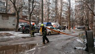 300 evi yıktı ge&ccedil;ti: Dev hortum panik yarattı!