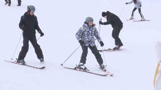 Uludağ&rsquo;da s&ouml;mestir tatilinin son g&uuml;n&uuml;nde yoğunluk s&uuml;r&uuml;yor 1