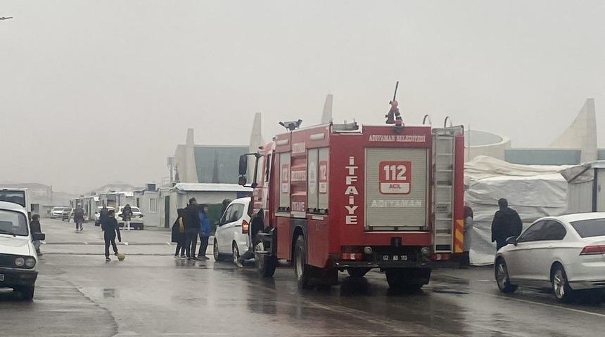 Konteyner kentte &ccedil;ıkan yangın korkuttu