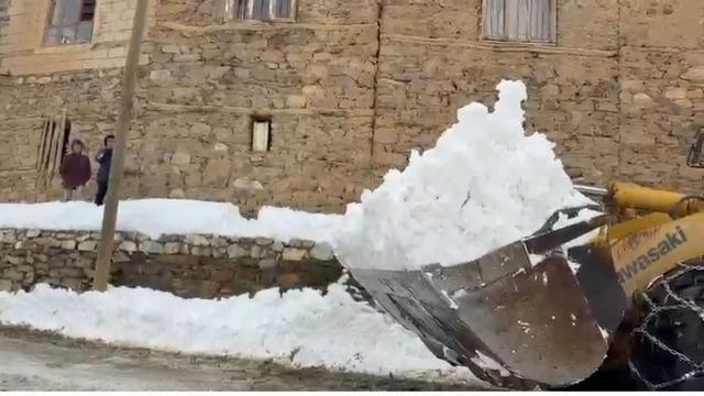 Van&rsquo;da 78 yerleşim yerinin yolu kapalı 4