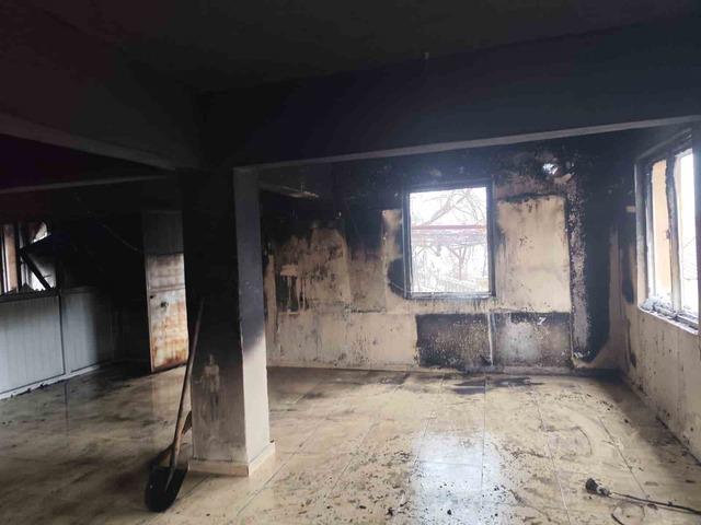 Camide çıkan yangın hasara neden oldu 1