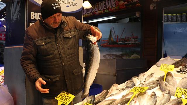 Birine 'güle güle' birine 'hoş geldin' diyorlar 'Pahalı değil, insanlar rağbet gösteriyor'