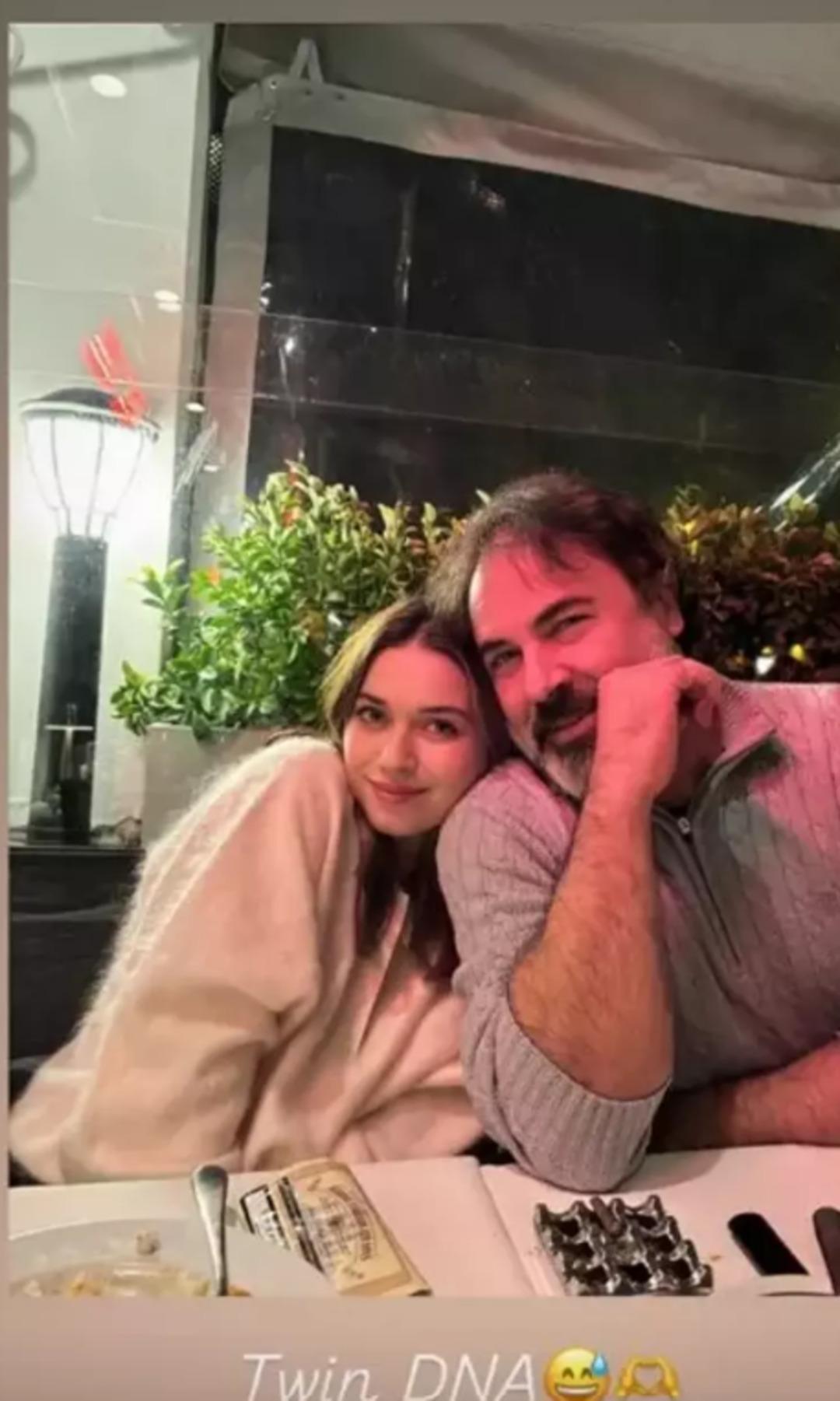 "&Uuml;zerimde emeği yok" demişti! Afra Sara&ccedil;oğlu babasıyla buluştu 1