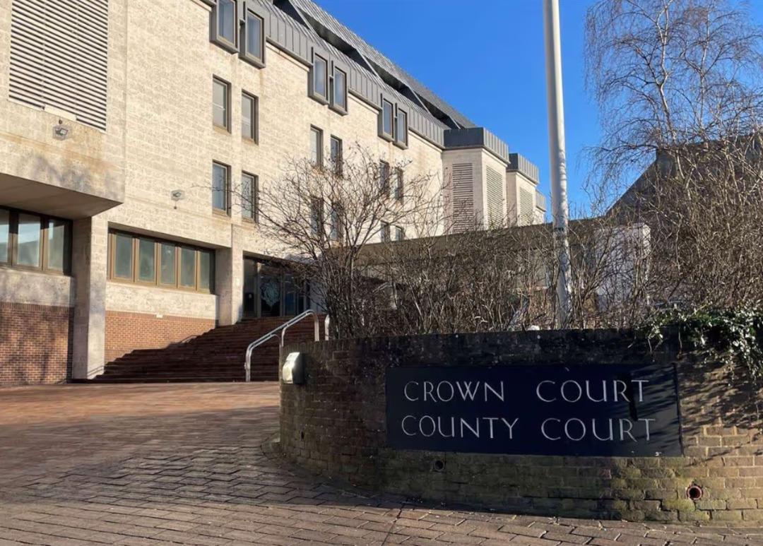 Kapıyı çarpınca ipler koptu! Komşusunu başından bıçakladı 3