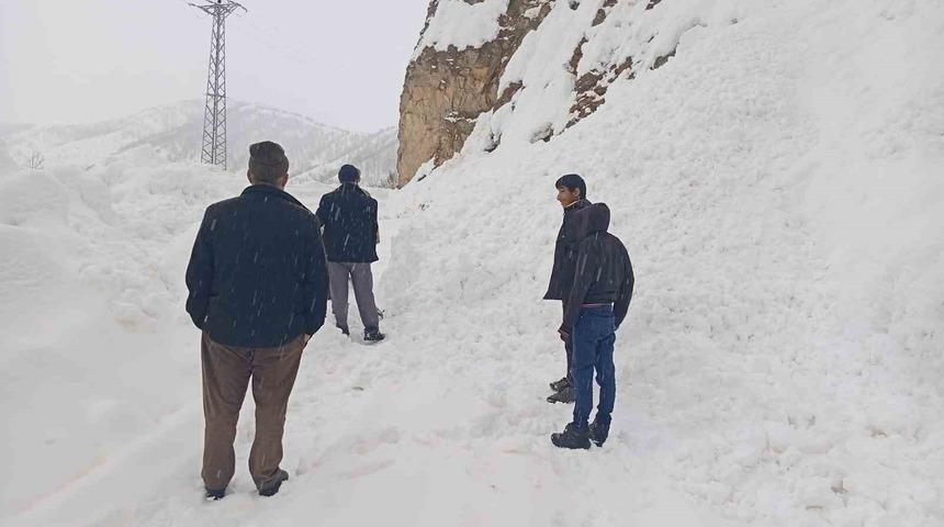 Şirvan&rsquo;da yolda kalan ara&ccedil;lar kurtarıldı