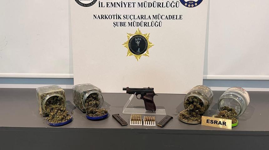 Samsun'da silah ve uyuşturucu operasyonu! 2 zanlı yakalandı