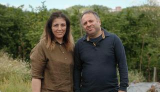 &Uuml;nl&uuml; zincir restoranda yedikleri tost sonrası hastaneye kaldırıldılar! İnceleme başlatıldı