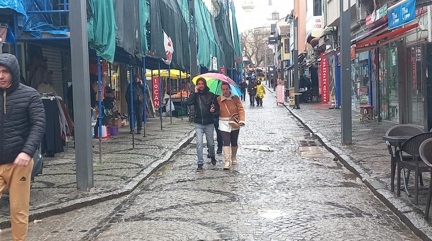 Edirne&rsquo;de beklenen yağış başladı