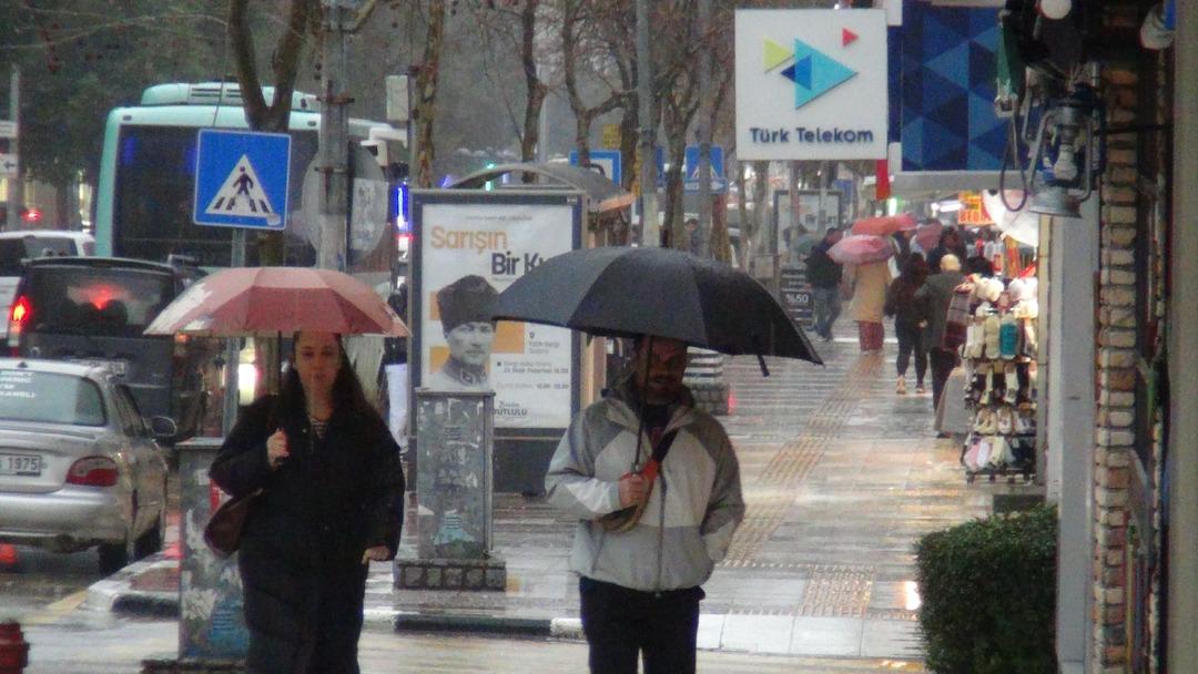 Manisa&rsquo;da sağanak yağış etkili oluyor 2