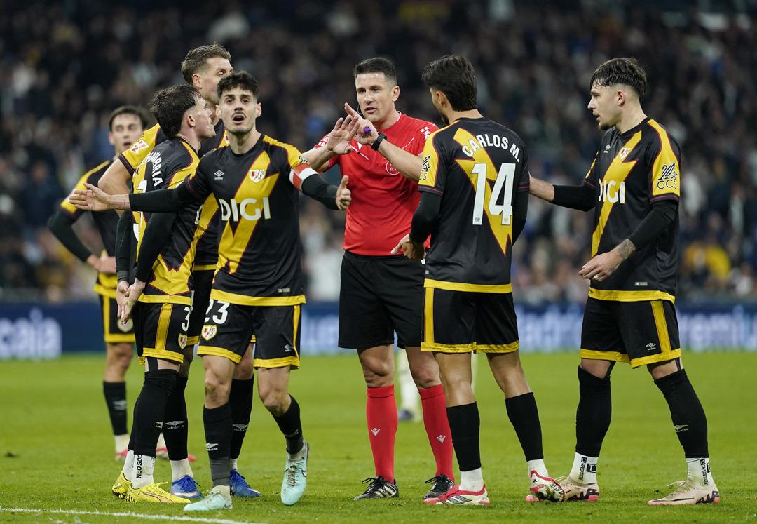 Bu ma&ccedil;ta yok yok! 90+10 da gol geldi, 90+13 te 9 kişi kaldılar... Arda G&uuml;ler li Real Madrid son saniyede kazandı 3