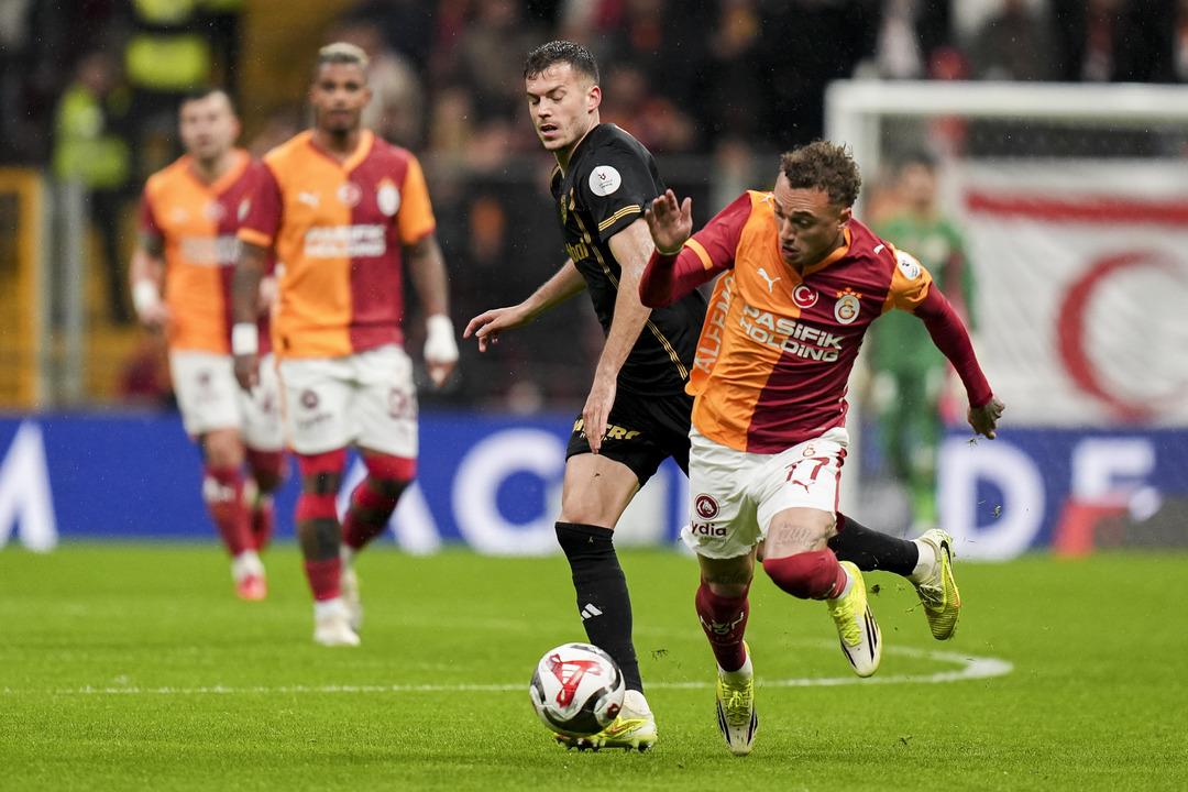 Galatasaray ın yeni transferi sosyal medyayı salladı! Noa Lang geceye damga vurdu: Herkes onu konuşuyor 1